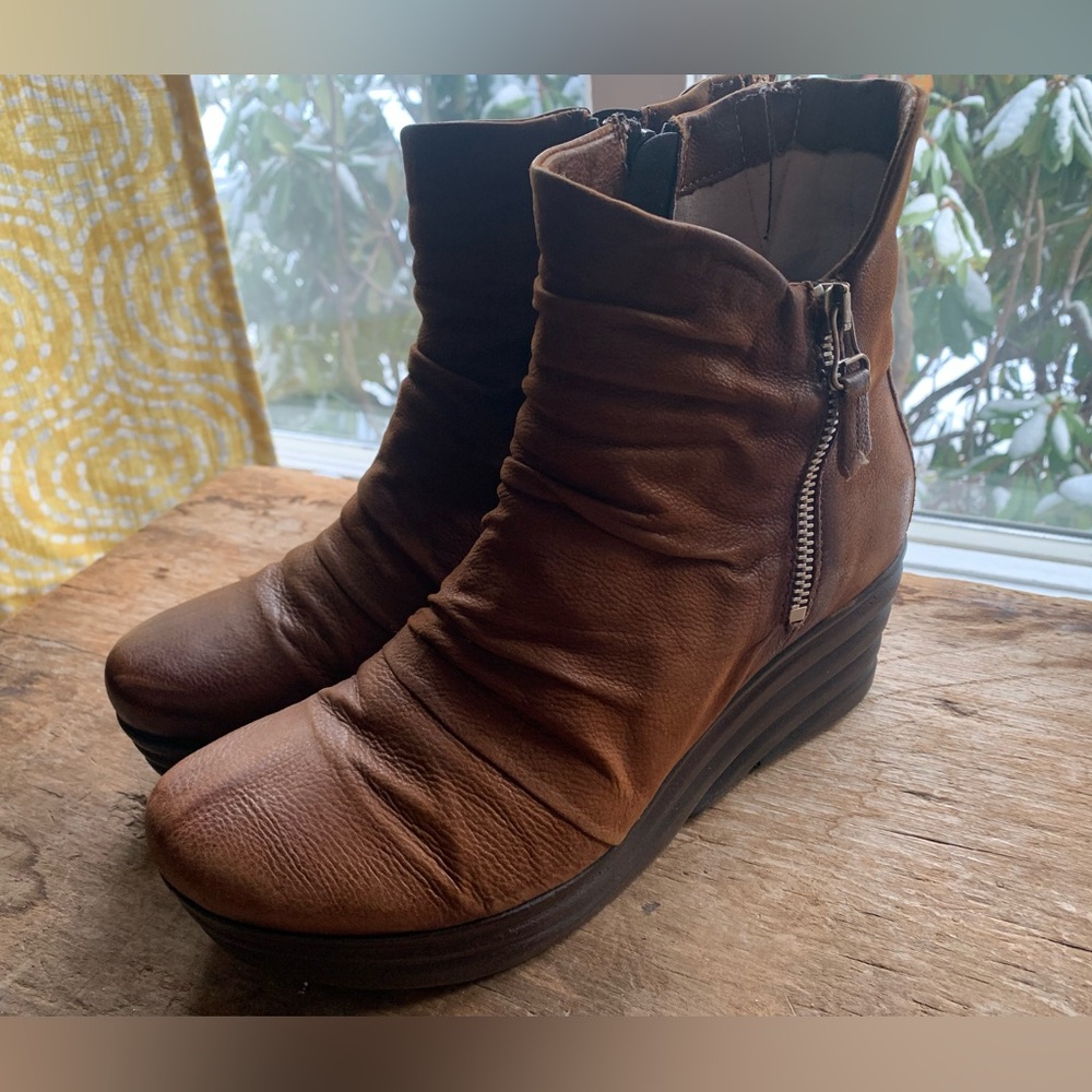 Miz Mooz brown ankle boot, US women’s 9